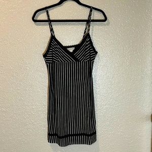 Delicate, Slightly stretchy.